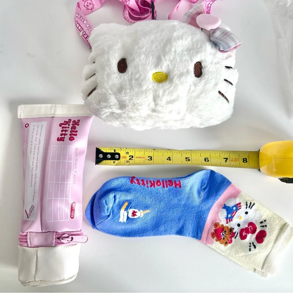 💖(HK327) Hello Kitty Adorable 7-Piece Cozy Plush Purse Bundle! - Picture 5 of 9